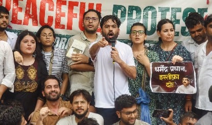 Jantar Mantar पर Abhijit Dipke की ललकार: पोस्ट डिलीट करोगे, हमें मिटा नहीं पाओगे
