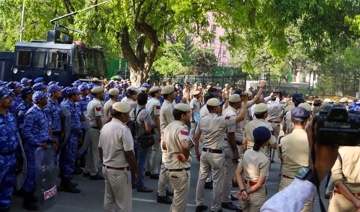 CJP Jantar Mantar Protest | जंतर-मंतर पर 'कॉकरोच जनता पार्टी' का महाजुटाव! धर्मेंद्र प्रधान के इस्तीफे की मांग, सुरक्षा के कड़े इंतजाम