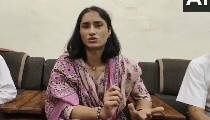 Wrestler Vinesh Phogat का डबल अटैक, Fake Voters से लेकर Gas की कीमतों पर सरकार को घेरा
