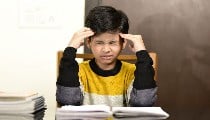 बच्चा पढ़ाई से भागता है? डांटना नहीं, ये 5 Smart Parenting Tips अपनाएं, दूर होगा डर