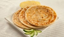 न आटा गूंथना, न बेलना, फिर भी बस 5 मिनट में बनकर तैयार हो जाएगा ये Egg Paratha