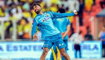 Manav Suthar ने Test Debut पर किया कमाल, 6 विकेट लेकर रचा इतिहास!