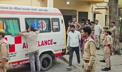 Gorakhpur Pregnant Woman Death | प्रसव के बाद महिला की मौत, परिजनों ने छह घंटे तक शव रखकर प्रदर्शन किया, अखिलेश यादव ने स्वास्थ्य मंत्री को घेरा