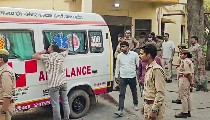 Gorakhpur Pregnant Woman Death | प्रसव के बाद महिला की मौत, परिजनों ने छह घंटे तक शव रखकर प्रदर्शन किया, अखिलेश यादव ने स्वास्थ्य मंत्री को घेरा