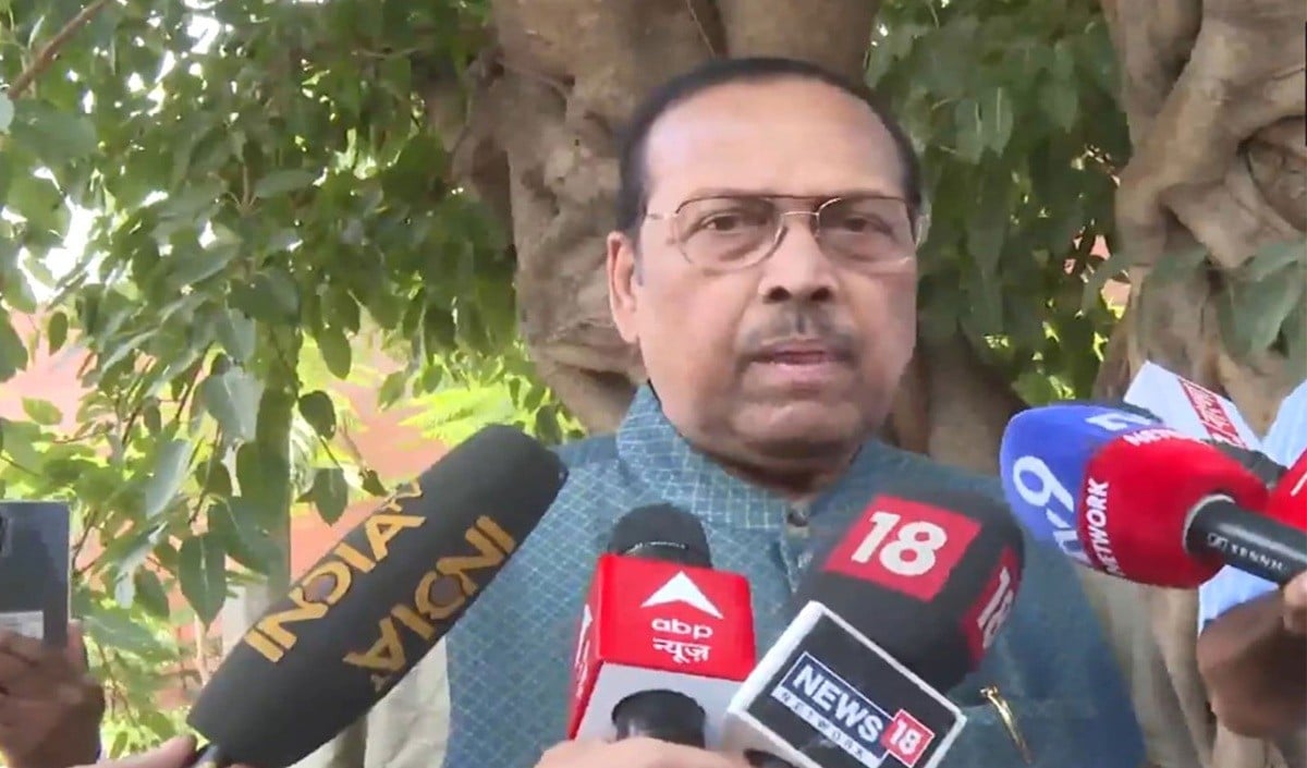 RG Kar Case पर TMC में संग्राम! Sukhendu Roy ने छोड़ा साथ, कहा- जमीनी हकीकत से दूर हैं नेता