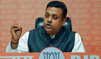 INDIA गठबंधन की बैठक पर Sambit Patra का तंज: अब स्टेडियम नहीं, एक कमरे का