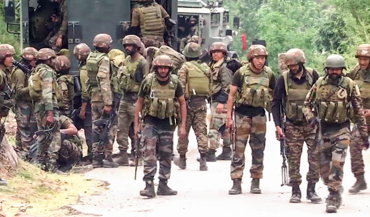 जयपुर में बड़ा अतिक्रमण विरोधी अभियान: सड़क चौड़ीकरण के लिए हटाए जा रहे 5 धार्मिक ढांचे, सुरक्षा में 3000 पुलिसकर्मी तैनात, इंटरनेट बंद