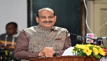 West Bengal में TMC टूटने की कगार पर, 20+ सांसदों का Speaker Om Birla को पत्र, बनेगी New Party? West Bengal में TMC टूटने की कगार पर, 20+ सांसदों का Speaker Om Birla को पत्र, बनेगी New Party?