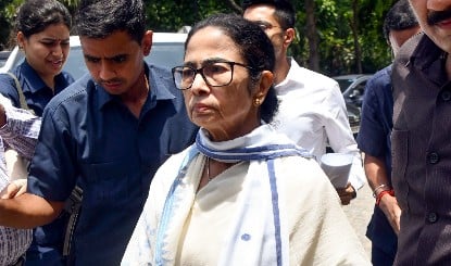 TMC में ऐतिहासिक बगावत! संसद तक पहुंची विद्रोह की आग, 20 सांसदों का दावा, क्या गिर जाएगी ममता बनर्जी की पकड़?