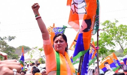 Navneet Rana ने दी सफाई: BJP मेरी पहचान, NCP के Rajya Sabha प्रस्ताव को नकारा