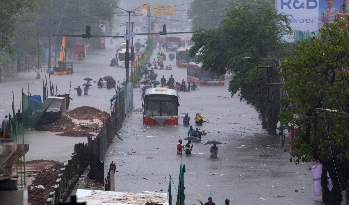 Mumbai Rains IMD Red Alert | मुंबई, ठाणे और पालघर के लिए जारी किया 