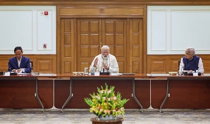 Prabhasakshi NewsRoom: विदेश से लौटते ही सभी मंत्रालयों के सचिवों के साथ Modi ने किया मंथन, 4 घंटे चली बैठक में China रहा चर्चा का केंद्र
