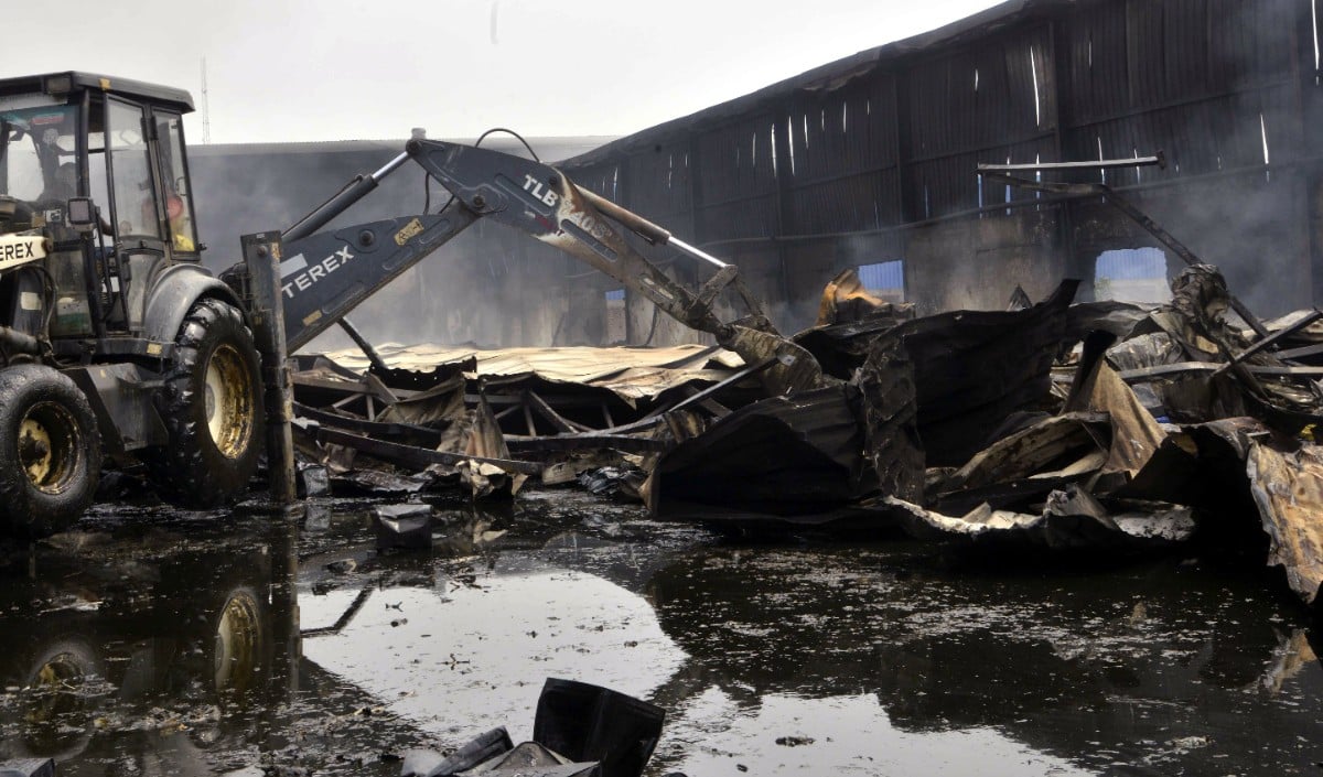 राजस्थान में भीषण सड़क हादसा! दिल्ली-मुंबई एक्सप्रेसवे पर बस और ट्रक की टक्कर के बाद लगी आग, 7 की मौत, 15 घायल