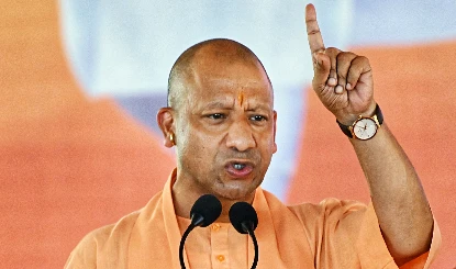 अयोध्या में सपा-कांग्रेस पर बरसे CM योगी, पूछा- हनुमानगढ़ी की सीढ़ियों पर नमाज पढ़वाने का पाप क्यों कराया था? 