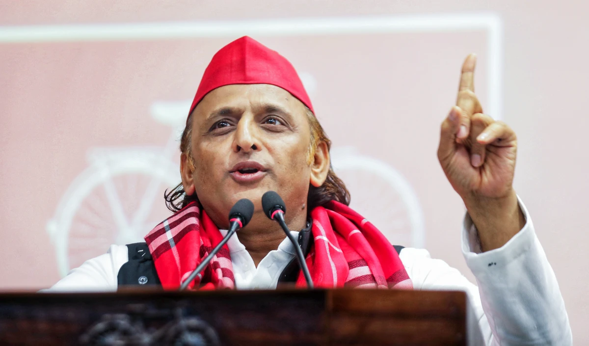 UP में 35 करोड़ पेड़ या 350 करोड़ का Scam? Akhilesh Yadav ने Plantation Drive पर उठाए गंभीर सवाल