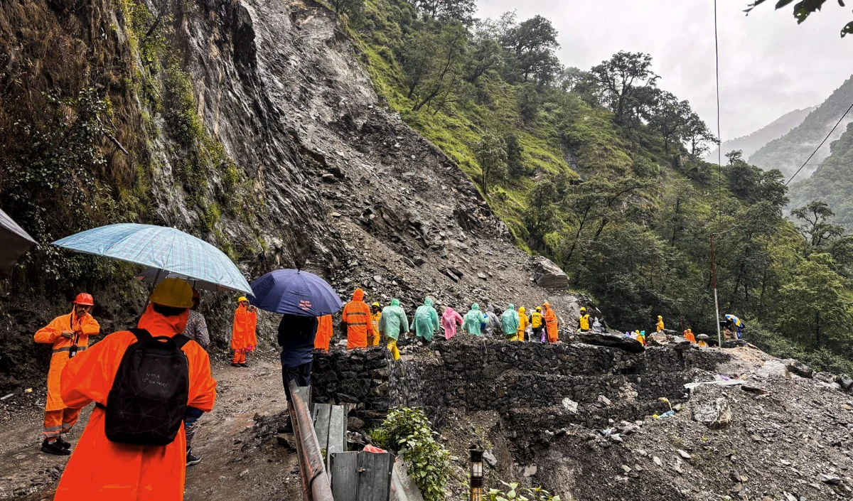 Uttarakhand Landslide Alert: केदारनाथ हाईवे पर भूस्खलन, मुनकटिया में रास्ता बंद
