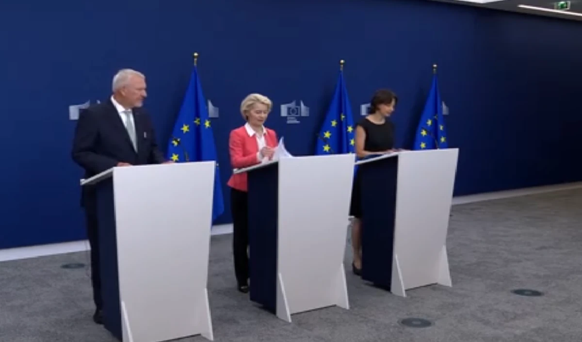 Social Media कोई खिलौना नहीं, EU President Ursula von der Leyen ने की बच्चों के लिए कड़े Age Limit की वकालत
