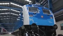 India First Hydrogen Powered Train धुएं की जगह पानी छोड़ेगी, बिना डीजल और बिना ओवरहेड तार के इस तरह दौड़ेगी ट्रेन India First Hydrogen Powered Train धुएं की जगह पानी छोड़ेगी, बिना डीजल और बिना ओवरहेड तार के इस तरह दौड़ेगी ट्रेन