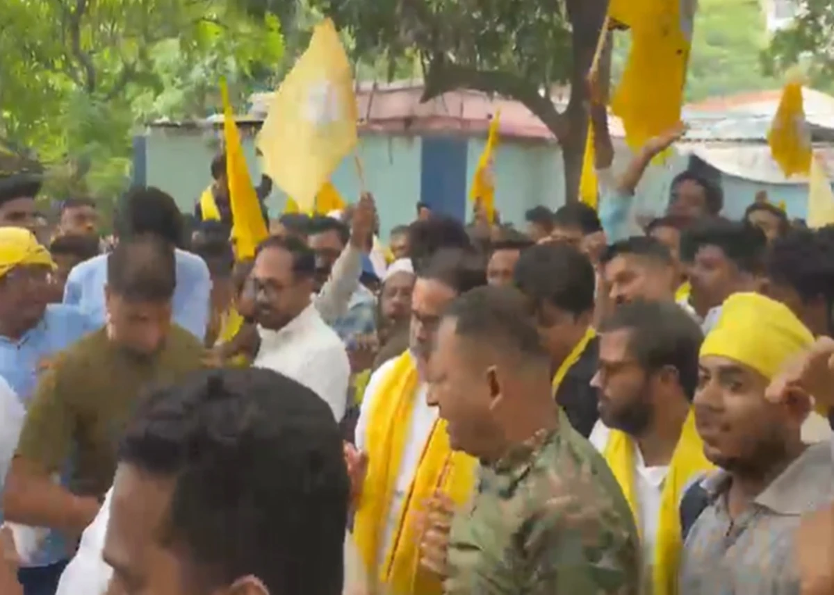 Bankipur में Prashant Kishor का शक्ति प्रदर्शन, समर्थकों के हुजूम संग भरा Nomination