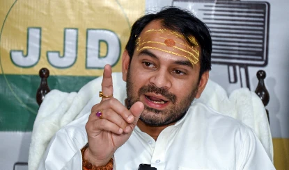 Bihar Politics: Bankipur उपचुनाव में JJD प्रत्याशी Veena Manvi गिरफ्तार, भड़के Tej Pratap Yadav