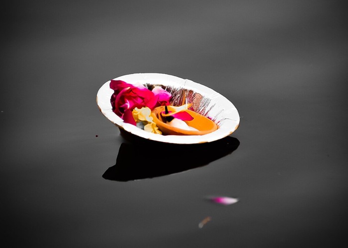 Ashadha Amavasya 2026: आषाढ़ अमावस्या पर दान से मिलेगा पुण्य, Bhaumvati Amavasya पर ऐसे मिटेगा Pitra Dosh