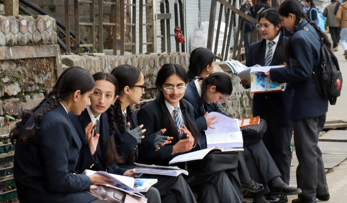 CBSE का बड़ा फैसला! कक्षा 9 और 10 के छात्रों के लिए तीसरी भाषा का 