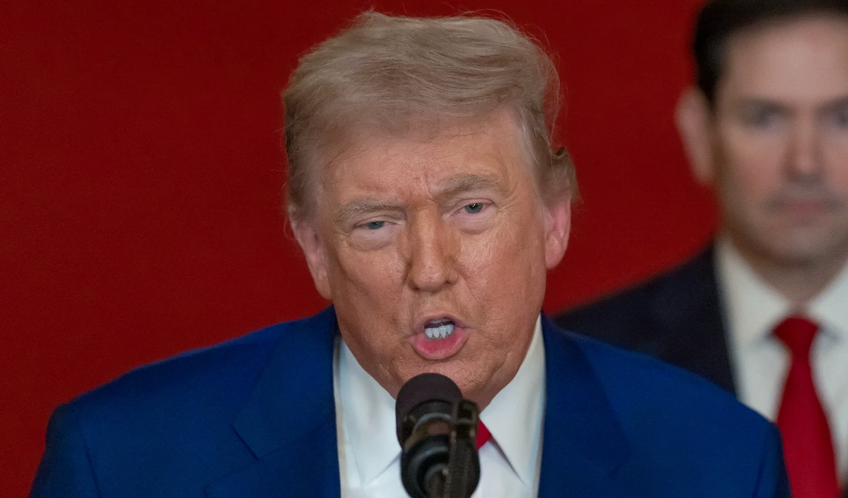 US Airstrikes on Iran | UAE के टैंकरों पर ईरानी मिसाइल हमले के बाद अमेरिका का भीषण पलटवार, Donald Trump का बड़ा ऐलान- 
