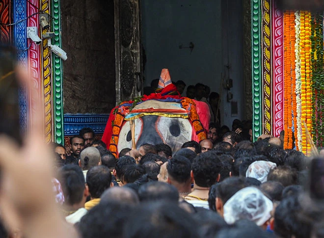 धूमधाम से निकली भगवान जगन्नाथ की यात्रा धूमधाम से निकली भगवान जगन्नाथ की यात्रा