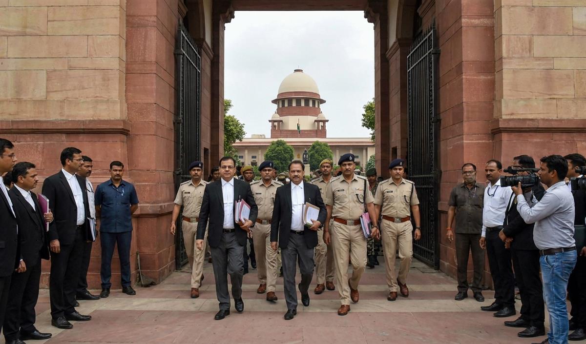 Lawyers Outside India's Supreme Court Lawyers Outside India's Supreme Court