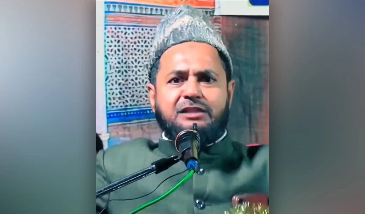 यूपी में Maulana Jarjis Ansari की मुश्किलें बढ़ी, Lord Krishna पर विवादित बयान के बाद 95 FIR दर्ज