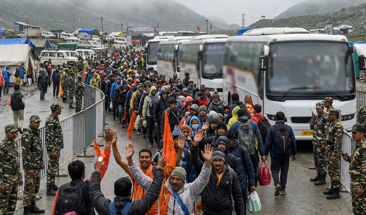 Amarnath Yatra का उत्साह चरम पर, 3.45 लाख कर चुके दर्शन, Jammu से 4600 भक्तों का नया जत्था रवाना।