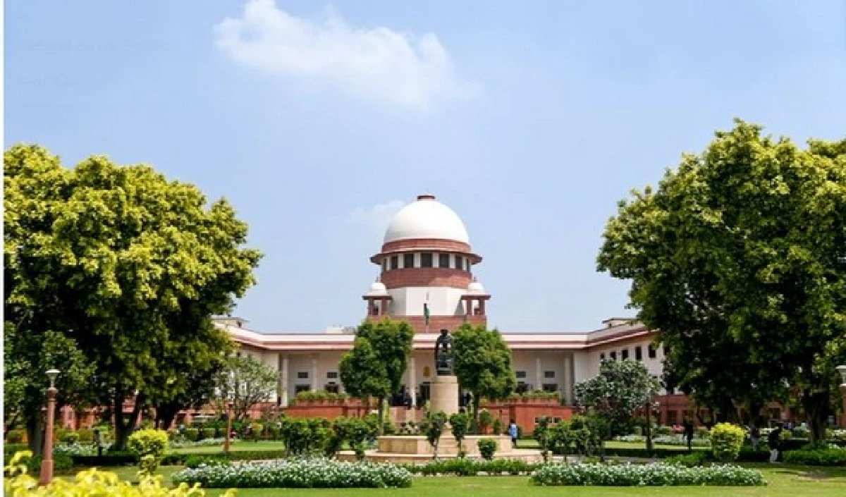 West Bengal में Voter List से नाम हटने पर भी नहीं रुकनी चाहिए सुविधाएं, Supreme Court ने ECI को भेजा नोटिस