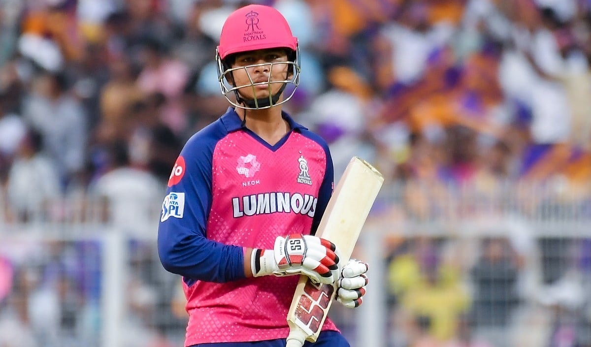 IND vs ENG 1st T20: Vaibhav Suryavanshi का इंतजार बढ़ा, Sanju Samson पर मैनेजमेंट ने फिर जताया भरोसा IND vs ENG 1st T20: Vaibhav Suryavanshi का इंतजार बढ़ा, Sanju Samson पर मैनेजमेंट ने फिर जताया भरोसा