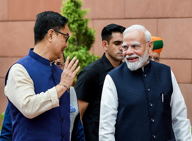 संसद का मानसून सत्र शुरू संसद का मानसून सत्र शुरू