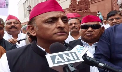 Paper Leak पर Akhilesh Yadav का बड़ा हमला, बोले- राज खुलने के डर से नहीं हो रहा Education Minister का Resignation