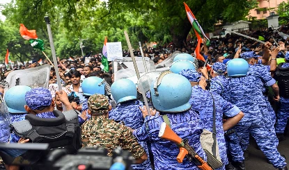 संवाद से ही सुलझेगा युवा असंतोष