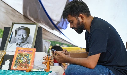 सोनम वांगचुक से अनशन खत्म करने की अपील, अभिजीत दिपके बोले- आंदोलन को हम आगे बढ़ाएंगे