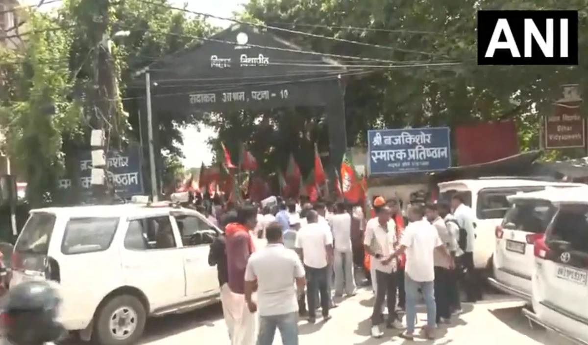 Rahul Gandhi के PM आवास मार्च पर BJP का पलटवार: राष्ट्रविरोधी होने का आरोप, देशव्यापी प्रदर्शन