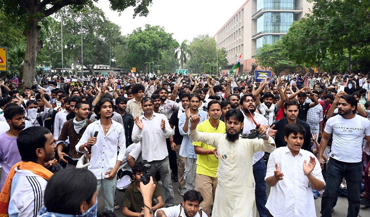 Delhi Protest: पश्चिम बंगाल से सीआरपीएफ की 20 अतिरिक्त कंपनियां बुलाई गईं