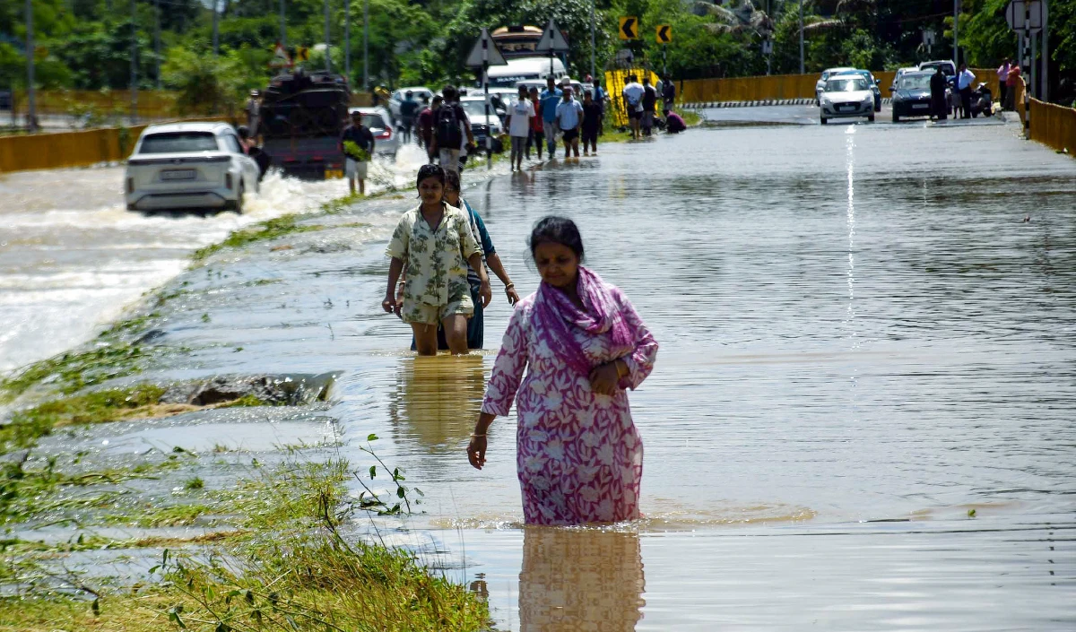  Assam Flood Updates | असम में बाढ़ का तांडव चौबीस घंटे में 10 लोगों की मौत, शिवसागर और जोरहाट में सबसे ज़्यादा तबाही