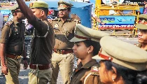बहराइच में खौफनाक वारदात: साफ खाना नहीं बनाने का आरोप लगाकर कलयुगी बेटे ने मां को कुल्हाड़ी से काटा