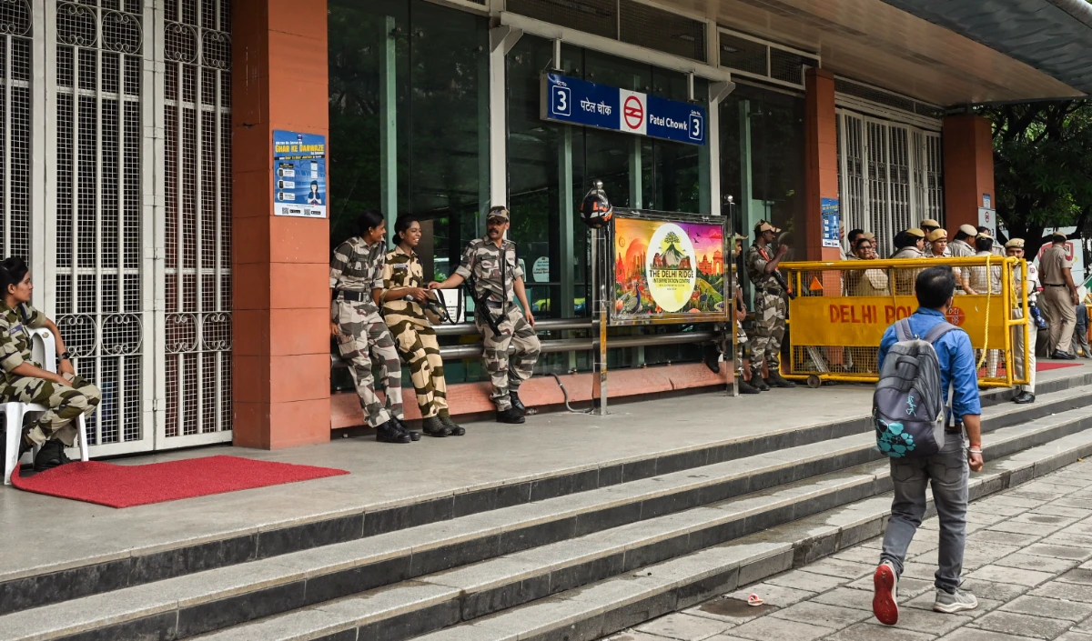 NEET Protest के बीच New Delhi Metro स्टेशन बंद, इंटरचेंज सुविधा पर भी रोक, दिल्ली में सुरक्षा कड़ी