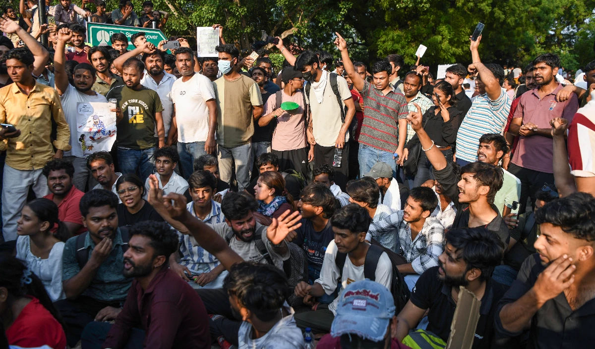 NEET Paper Leak Controversy | केंद्र सरकार का नरम रुख, प्रदर्शनकारी छात्रों पर नहीं होगी कानूनी कार्रवाई, कड़े कानून का मसौदा तैयार