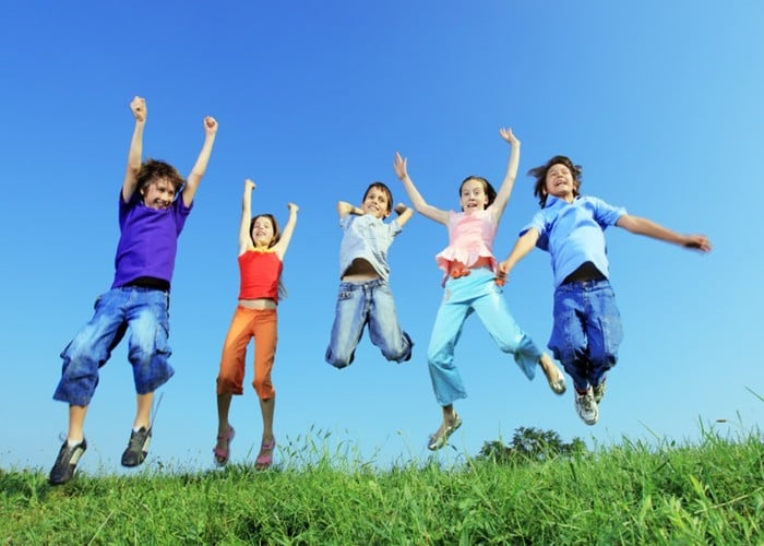 Parenting Tips: बच्चे की बातों में छिपा है झूठ का संकेत, समझें Eye Contact और Behavior में बदलाव का सच