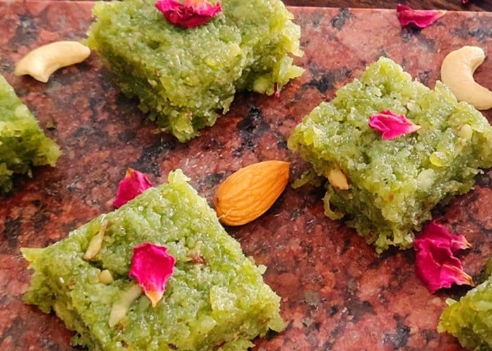 Lauki Barfi Recipe: Sugar-Free मिठाई का बढ़ाएं स्वाद, गुड़ और नारियल से तैयार करें Lauki Barfi, Milk and Khoya की नहीं होगी जरूरत