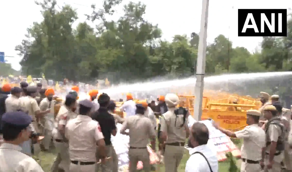 चंडीगढ़ में Amritpal Singh की रिहाई को लेकर हंगामा, Akali Dal-Waris Punjab De का हल्ला बोल
