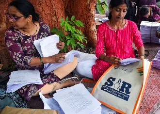 Uttarakhand SIR Revision: 19 लाख मतदाताओं को नोटिस, फर्जी Documents पर होगी सख्त कार्रवाई