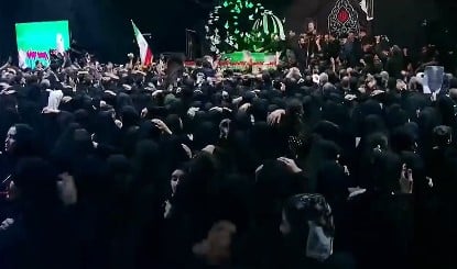 Ali Khamenei के जनाजे में उमड़ा जनसैलाब, ताबूत पर लाल झंडे ने खींचा दुनिया का ध्यान, बेटे Mojtaba Khamenei की अनपुस्थिति भी चर्चा का विषय