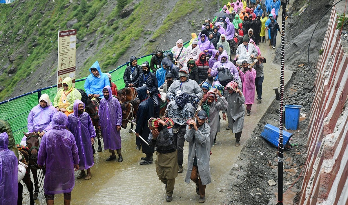 Amarnath Yatra बम बम भोले के जयकारों के साथ शुरू, PM Modi ने भक्तों को लिखा पत्र, झूमते हुए आगे बढ़ रहे श्रद्धालु