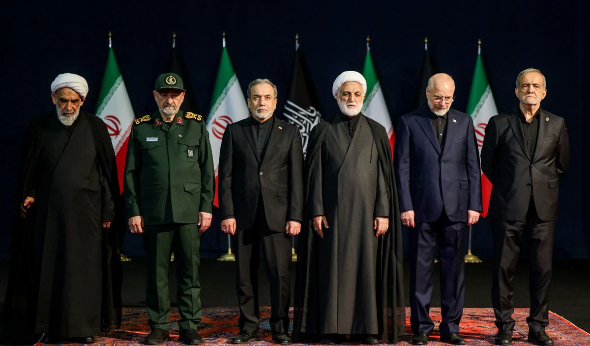 अयातुल्ला अली खामेनेई के Funeral में दोस्तों संग दुश्मन भी! Tehran से दुनिया को क्या है बड़ा Geopolitical Message?